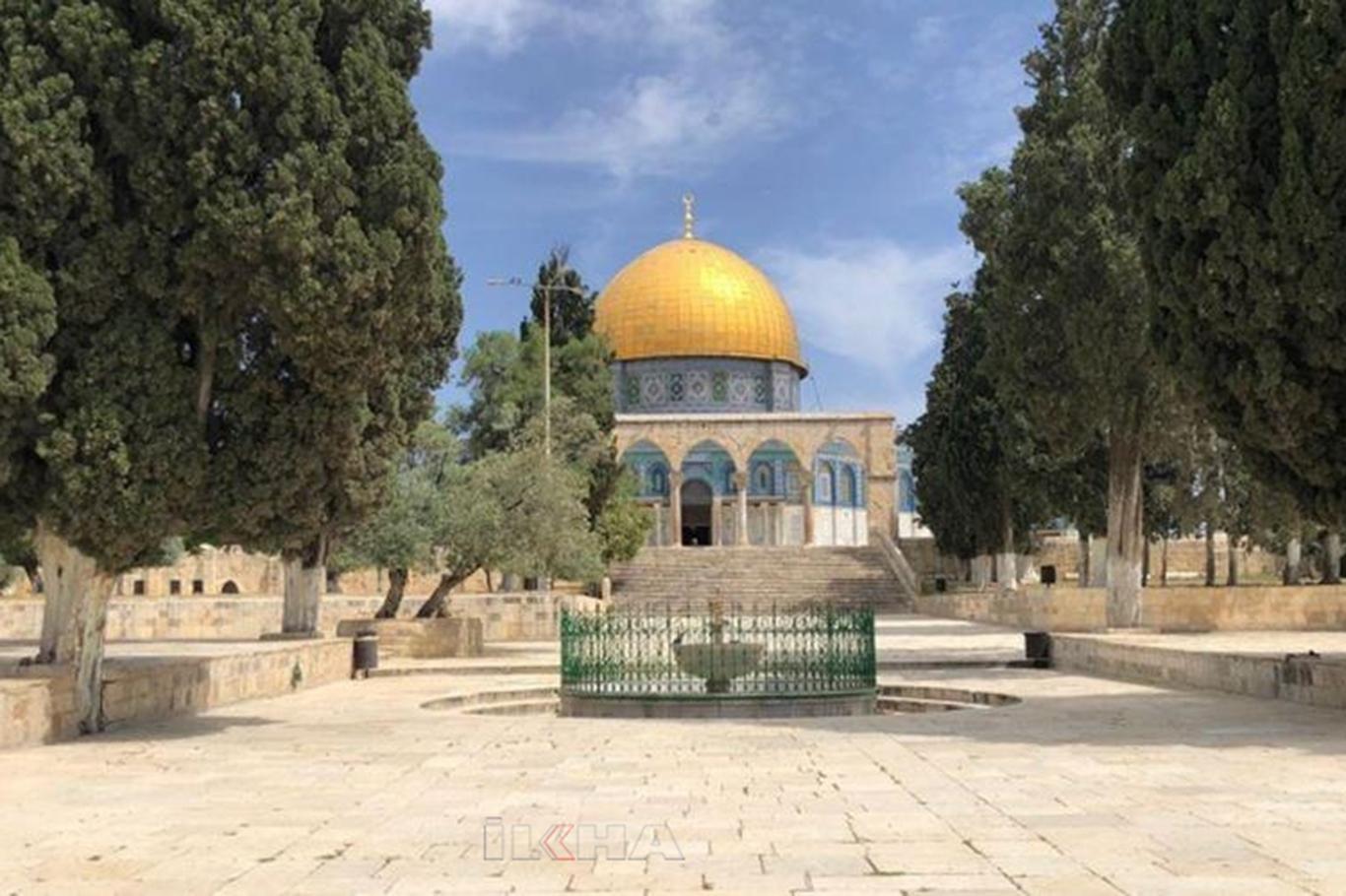 After 70-day closure, Aqsa Mosque reopens for Muslim prayers
